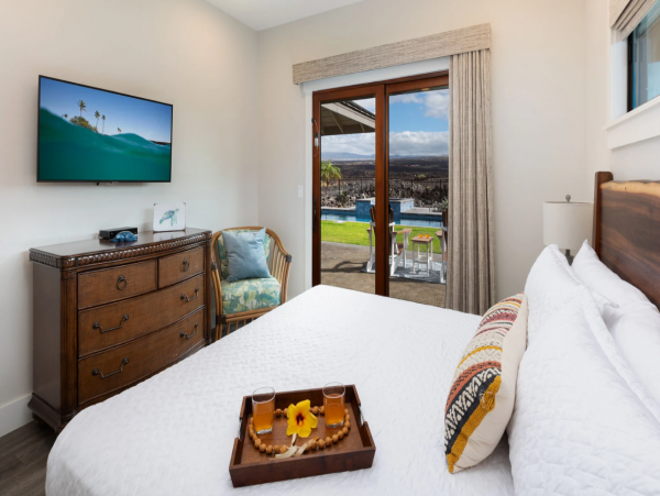 Luxury Three Bedroom Vacation Rental Private Pool & Spa