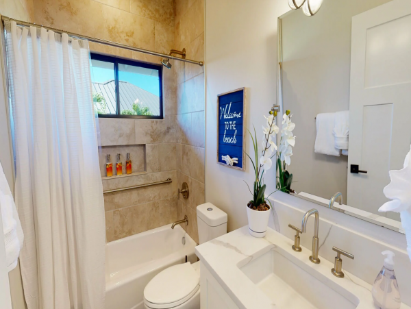 Luxury Three Bedroom Vacation Rental Private Pool & Spa