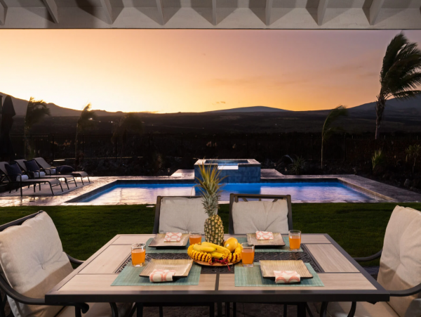 Luxury Three Bedroom Vacation Rental Private Pool & Spa