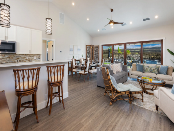 Luxury Three Bedroom Vacation Rental Private Pool & Spa