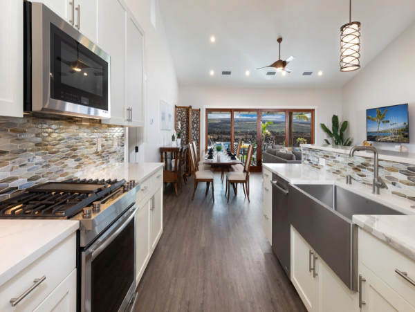 Luxury Three Bedroom Vacation Rental Private Pool & Spa