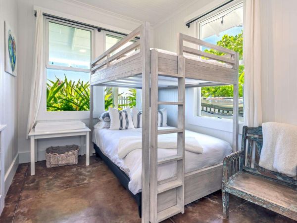 Lanikai Beach Vacation Home 4 Bedroom