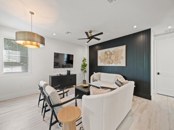 Four Bedroom Luxury Home 2-minute Walk to Beach in Anna Maria