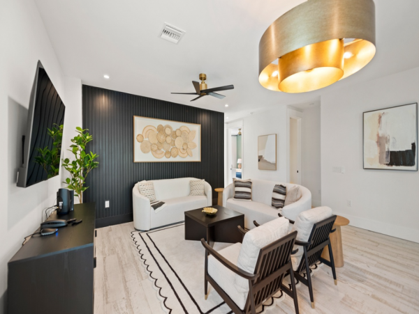 Four Bedroom Luxury Home 2-minute Walk to Beach in Anna Maria