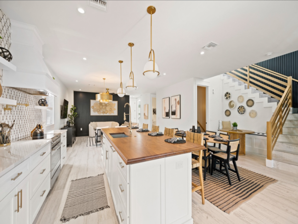 Four Bedroom Luxury Home 2-minute Walk to Beach in Anna Maria