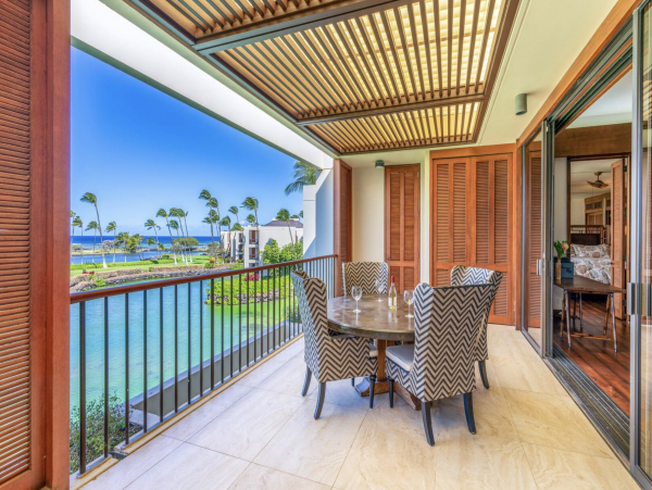 This Luxury Penthouse on the Waimea Awaits Your Arrival