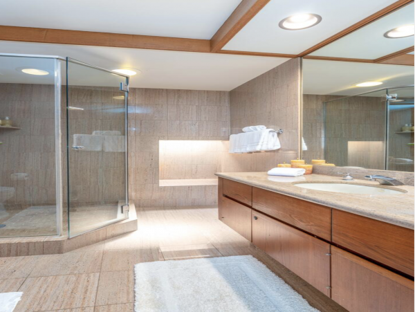This Luxury Penthouse on the Waimea Awaits Your Arrival