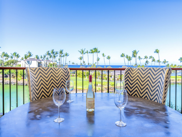 This Luxury Penthouse on the Waimea Awaits Your Arrival