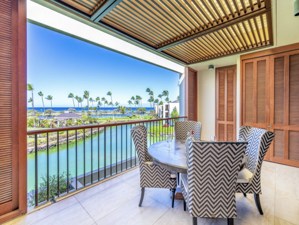 This Luxury Penthouse on the Waimea Awaits Your Arrival