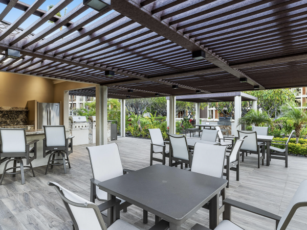 This Luxury Penthouse on the Waimea Awaits Your Arrival