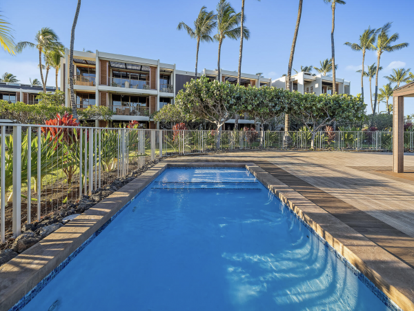 This Luxury Penthouse on the Waimea Awaits Your Arrival
