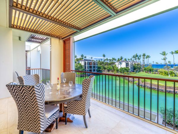 This Luxury Penthouse on the Waimea Awaits Your Arrival