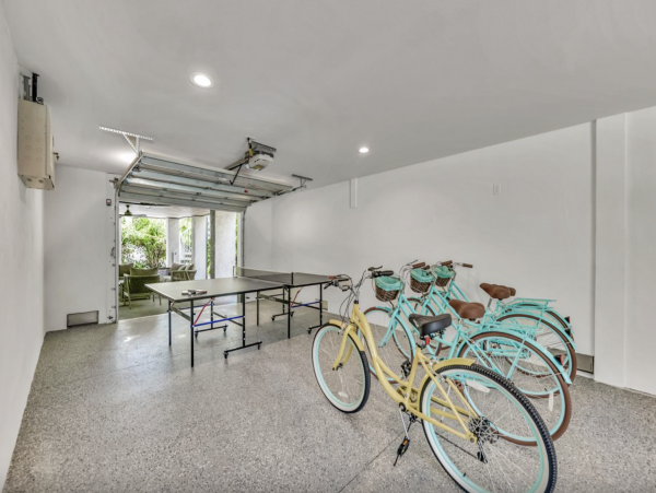 Luxury Lido Key Vacation Villa Stroll to Beach St Armands Circle