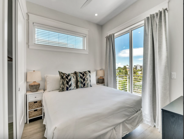 Luxury Lido Key Vacation Villa Stroll to Beach St Armands Circle