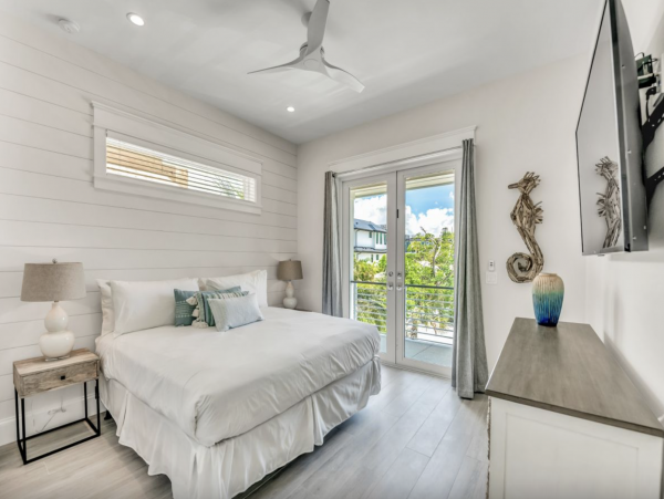 Luxury Lido Key Vacation Villa Stroll to Beach St Armands Circle