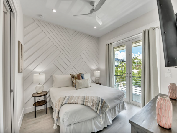 Luxury Lido Key Vacation Villa Stroll to Beach St Armands Circle