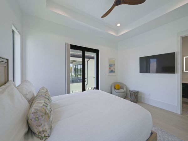 Miramar luxury Vacation Home Eight bedrooms Sleeps 36 Water Views