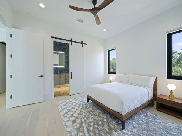 Miramar luxury Vacation Home Eight bedrooms Sleeps 36 Water Views