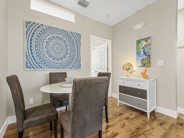 Fort Myers Vacation Home Sleeps Ten Guests