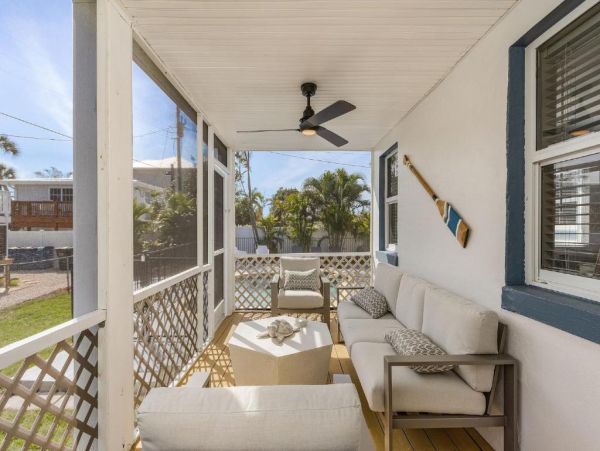 Fort Myers Vacation Home Sleeps Ten Guests