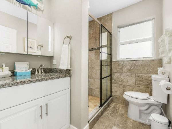 Fort Myers Vacation Home Sleeps Ten Guests