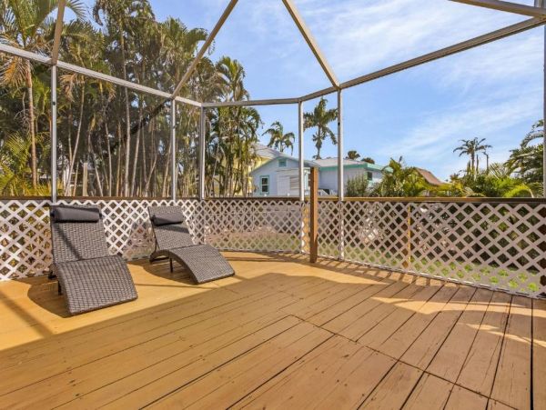 Fort Myers Vacation Home Sleeps Ten Guests