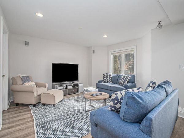 New Buffalo Vacation Home Sleeps 15 Guests