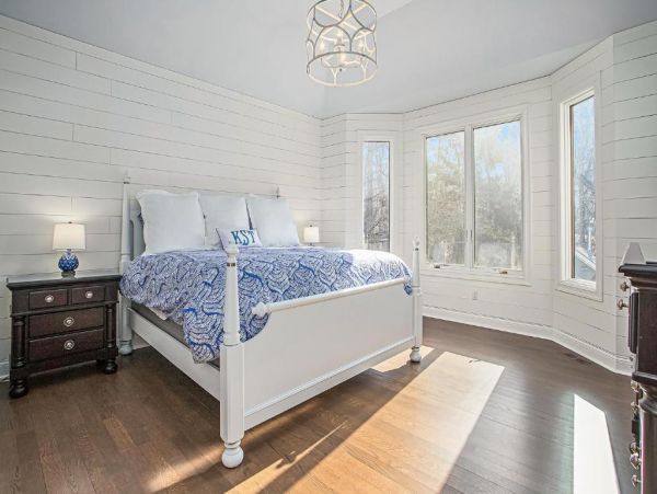 New Buffalo Vacation Home Sleeps 15 Guests