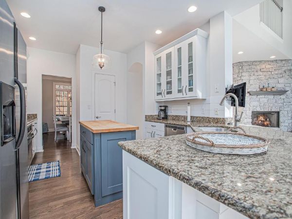 New Buffalo Vacation Home Sleeps 15 Guests