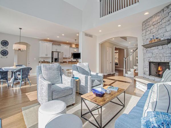 New Buffalo Vacation Home Sleeps 15 Guests