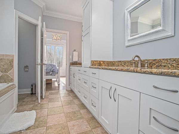 New Buffalo Vacation Home Sleeps 15 Guests