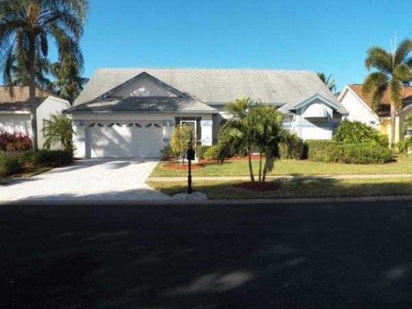 Three Bedroom Pool Vacation Home Gated Community