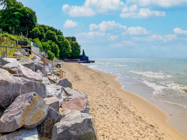 Spacious Lake Michigan Vacation Rental with Pool and Hot Tub
