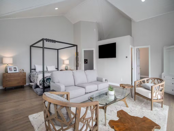 Spacious Lake Michigan Vacation Rental with Pool and Hot Tub