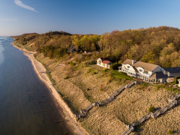 Lake Michigan Views Vacation Home Sleeps 12 Guests