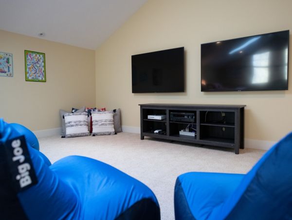 Lake Michigan Views Vacation Home Sleeps 12 Guests