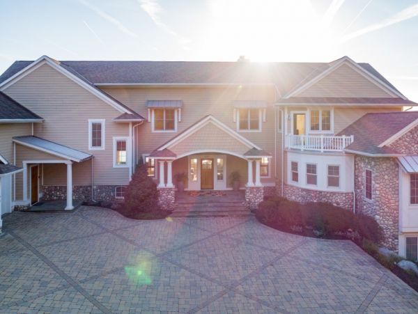 Lake Michigan Views Vacation Home Sleeps 12 Guests
