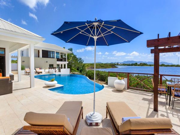 Cayman Islands Gorgeous 3 Bedroom Vacation Pool Home