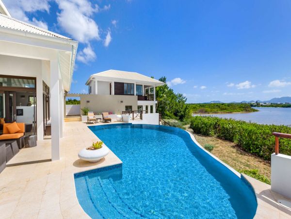 Cayman Islands Gorgeous 3 Bedroom Vacation Pool Home