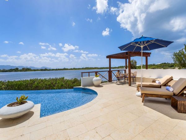 Cayman Islands Gorgeous 3 Bedroom Vacation Pool Home