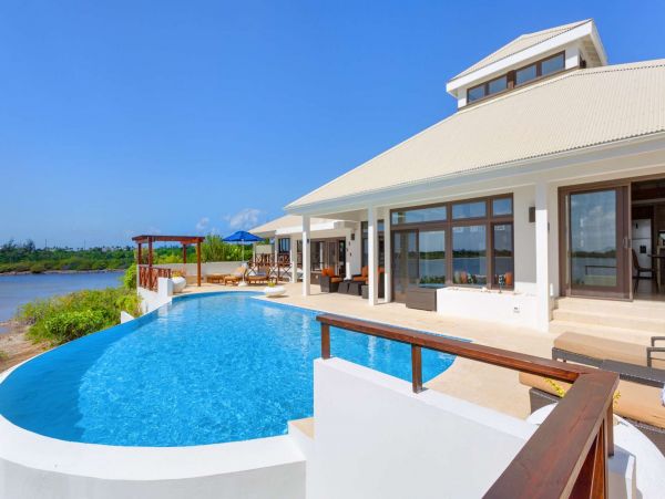 Cayman Islands Gorgeous 3 Bedroom Vacation Pool Home