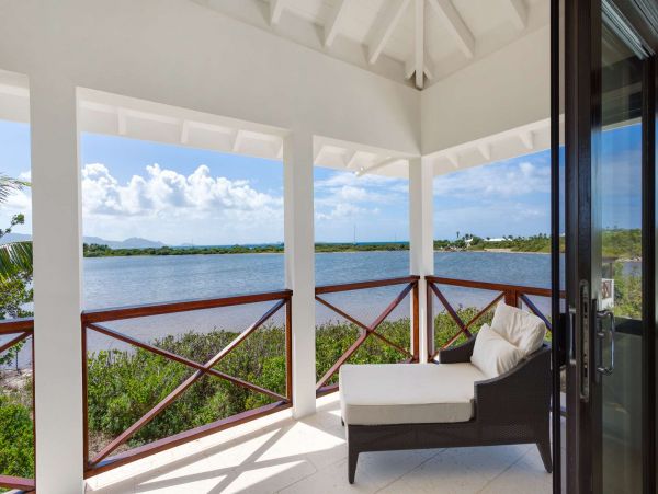 Cayman Islands Gorgeous 3 Bedroom Vacation Pool Home