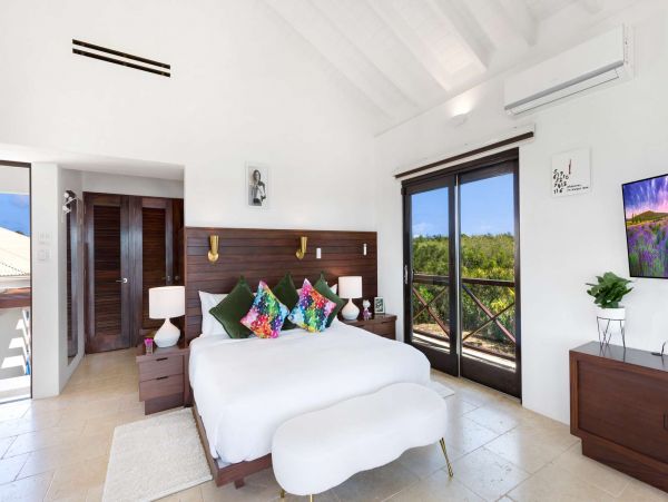 Cayman Islands Gorgeous 3 Bedroom Vacation Pool Home
