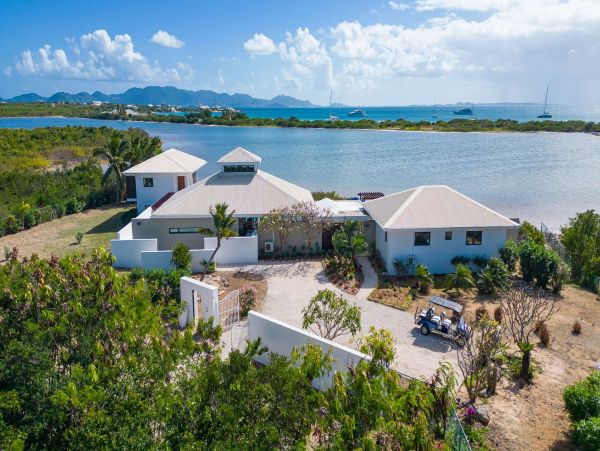 Cayman Islands Gorgeous 3 Bedroom Vacation Pool Home