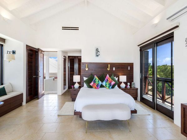 Cayman Islands Gorgeous 3 Bedroom Vacation Pool Home