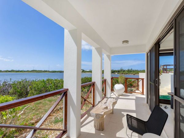 Cayman Islands Gorgeous 3 Bedroom Vacation Pool Home