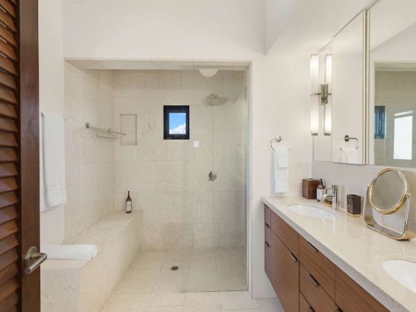 Cayman Islands Gorgeous 3 Bedroom Vacation Pool Home