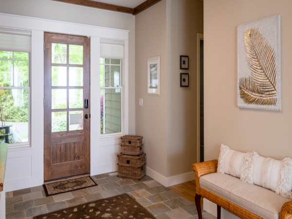 Beautiful Home with 6 Bedrooms & Great Views