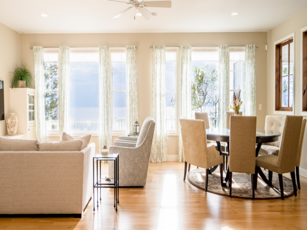 Beautiful Home with 6 Bedrooms & Great Views