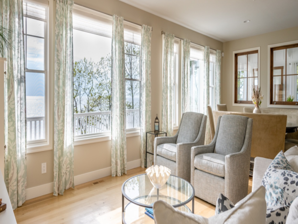 Beautiful Home with 6 Bedrooms & Great Views